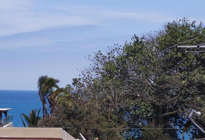 هتل Voyager Manta