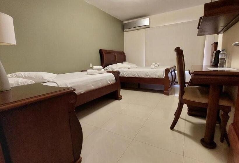 هتل Voyager Manta