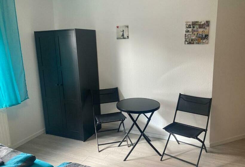 Пансион Eastside Apartment 5