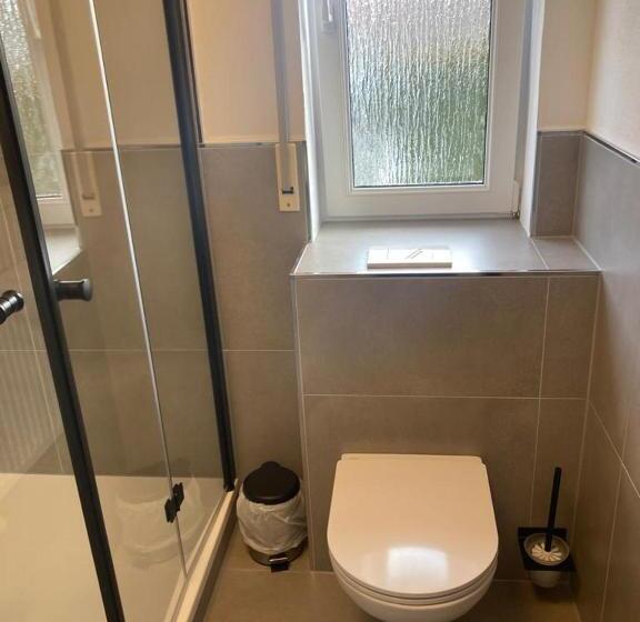 پانسیون Eastside Apartment 5