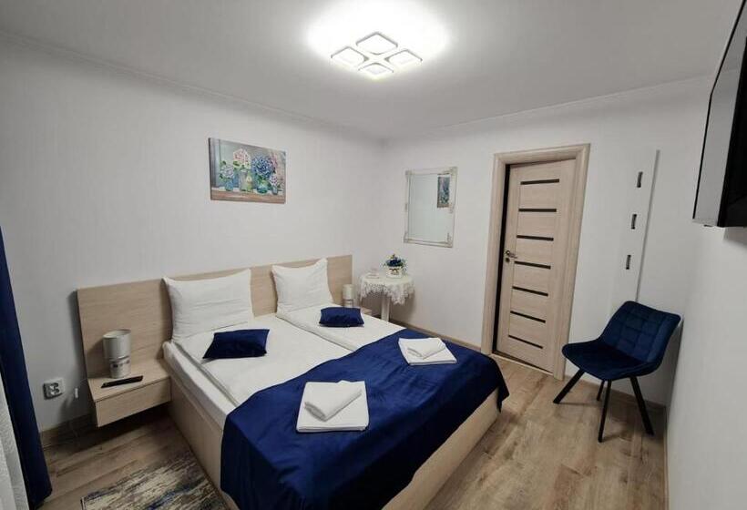פנסיון Splendid House
