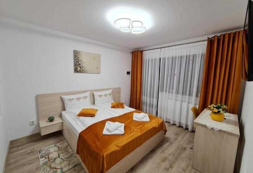 פנסיון Splendid House