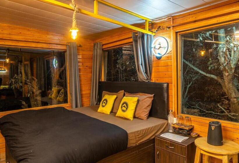 Lushtree Backpackers   Hostel & Cafe