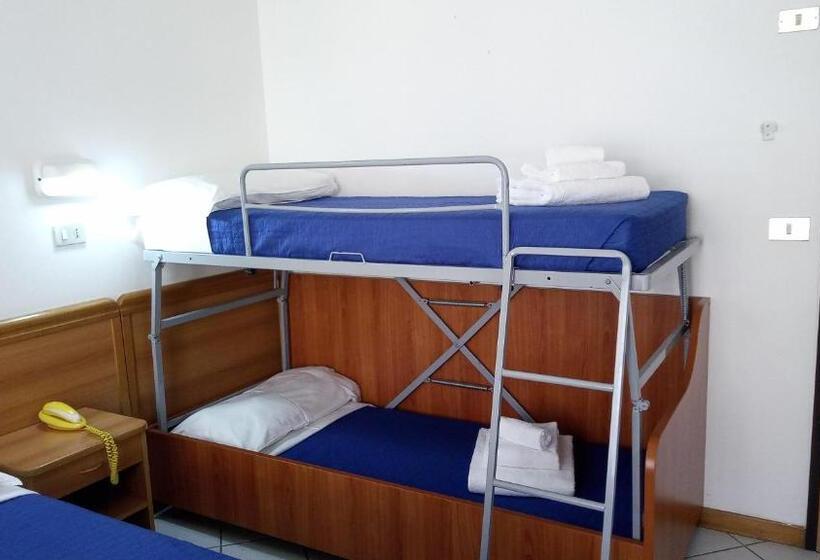 فندق Venezia Beach