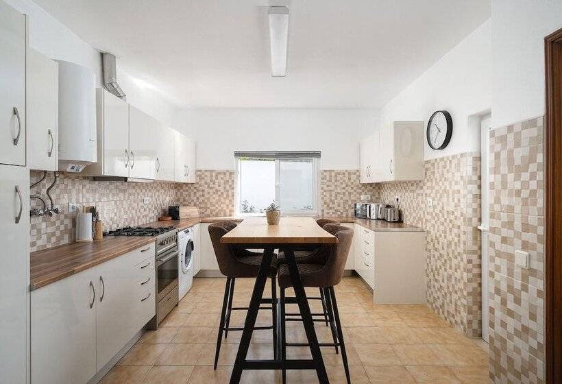 Villa Harpista In Guia By Ideal Homes