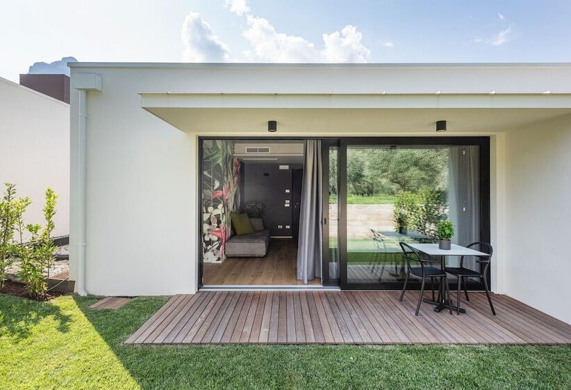 تختخواب و صبحانه Oleeva Garda Living Adults Only