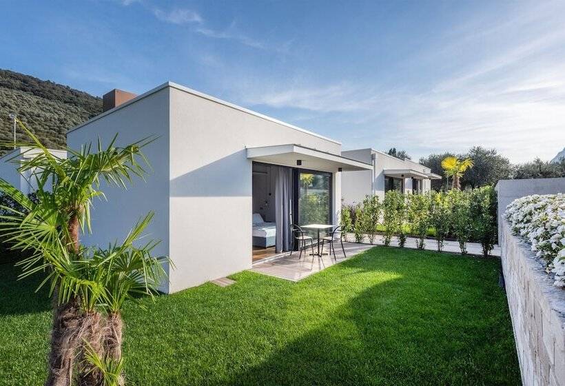 تختخواب و صبحانه Oleeva Garda Living Adults Only