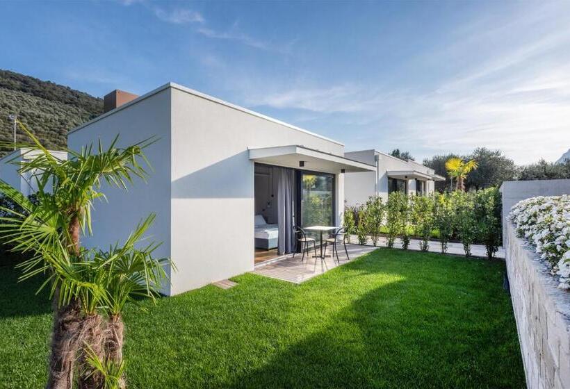 تختخواب و صبحانه Oleeva Garda Living Adults Only