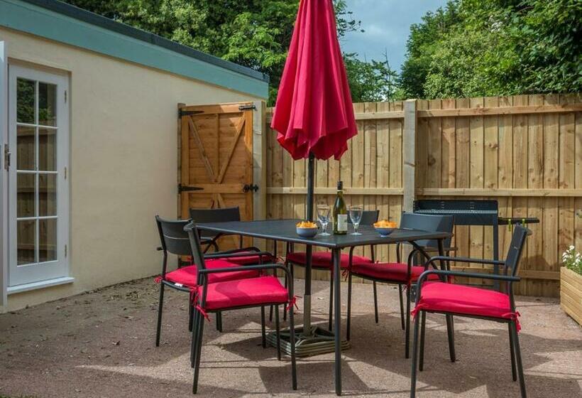 צימר Vicarage Cottage
