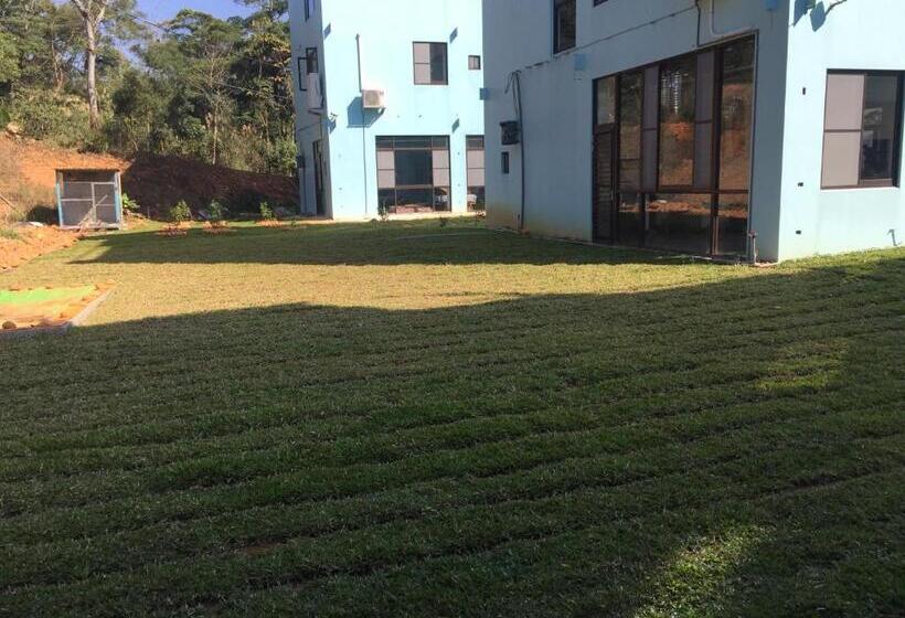 تختخواب و صبحانه 巨缿民宿巨象民宿