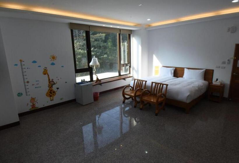 تختخواب و صبحانه 巨缿民宿巨象民宿