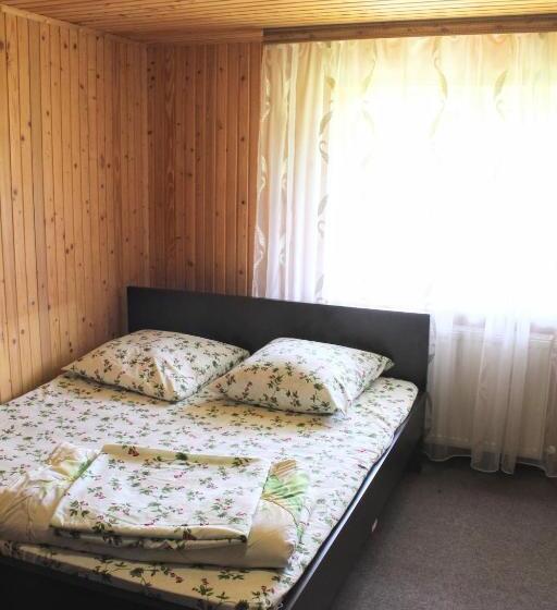 Pension (Hôtel basse catégorie) гостьовий дім у ані