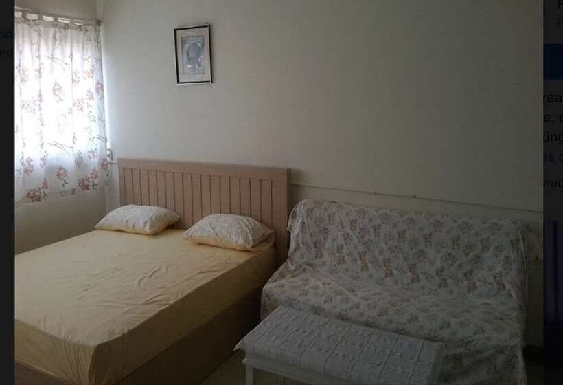 پانسیون Room In Guest Room   Chan Kim Don Mueang Guest House, 550 Yards From Impact Muang Thong Thani