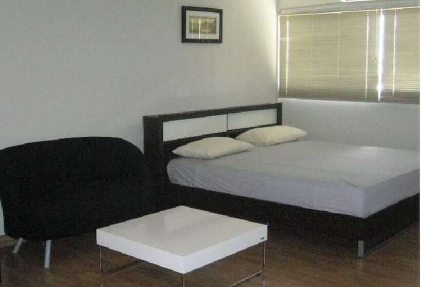 پانسیون Room In Guest Room   Chan Kim Don Mueang Guest House, 550 Yards From Impact Muang Thong Thani