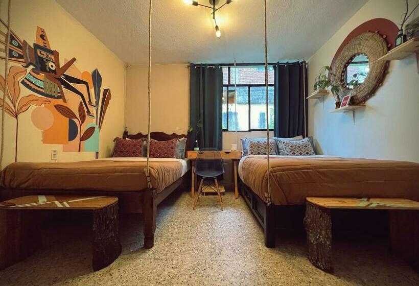 13 Cielos Hostel & Coworking
