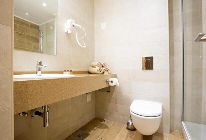 هتل Etno Naselje Vrdnička Kula