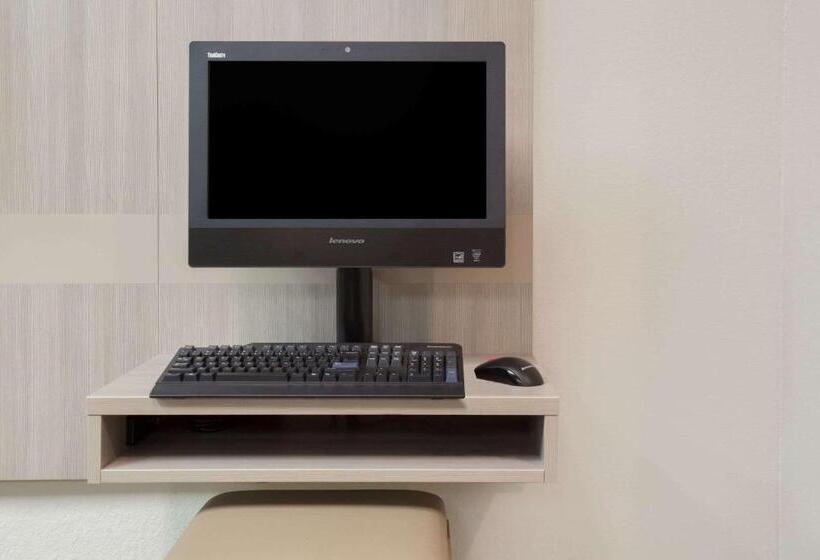 Microtel Inn & Suites Leesburg