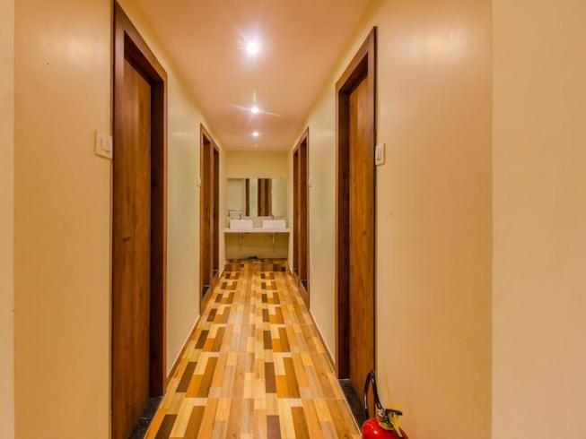 호스텔 Hygeinic Airport Dormitory Near By Bom