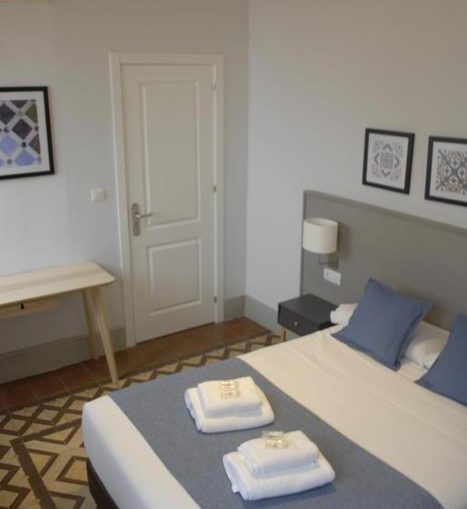مسافرخانه La Perla Granada Suites