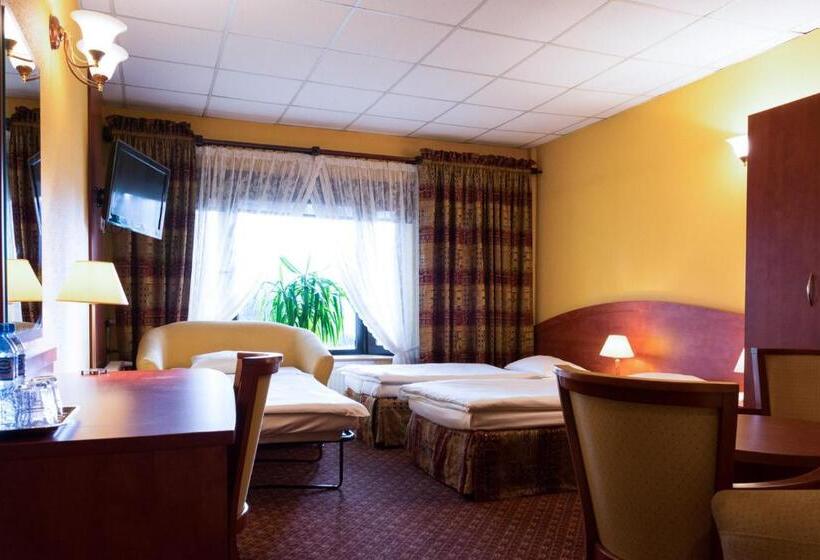 ホテル Astra Tajemniczy Ogród