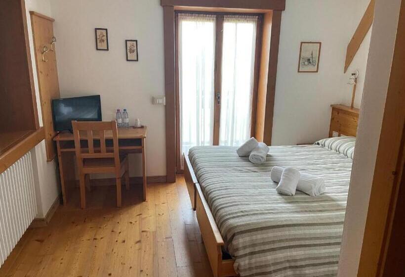 Отель Rifugio Predaia Ai Todesci