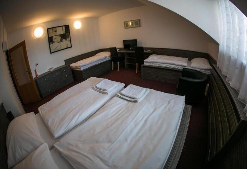 בית מלון כפרי Rose Břeclav