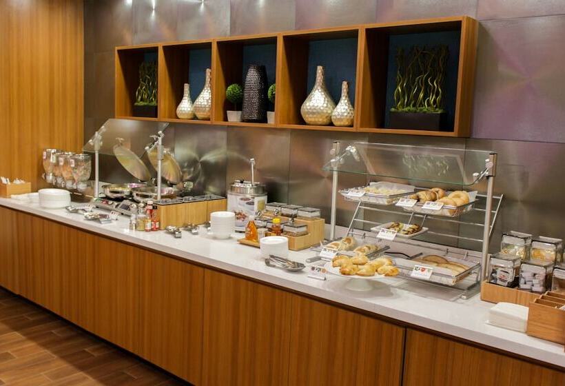 Отель Springhill Suites By Marriott Sumter