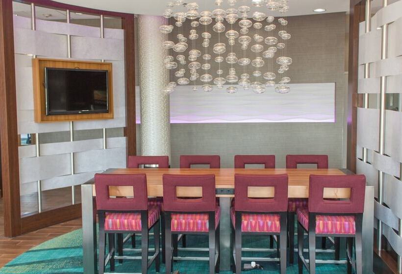 Отель Springhill Suites By Marriott Sumter