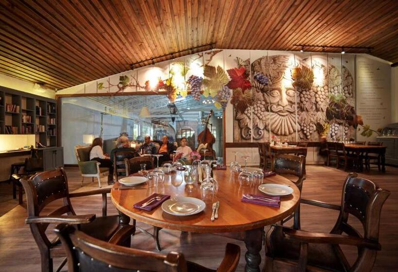 هتل Vinifera Vineyards