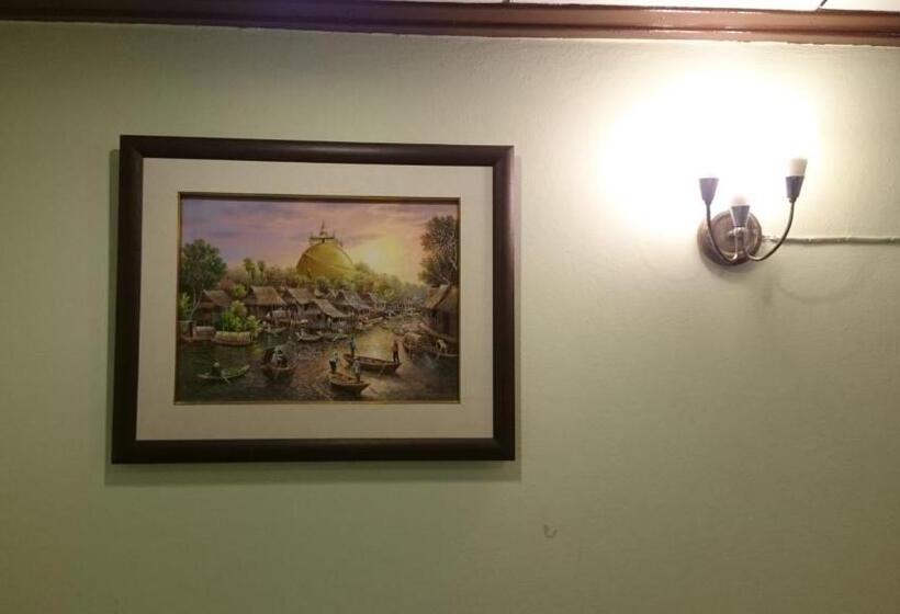 تختخواب و صبحانه Chantana House Ayutthaya