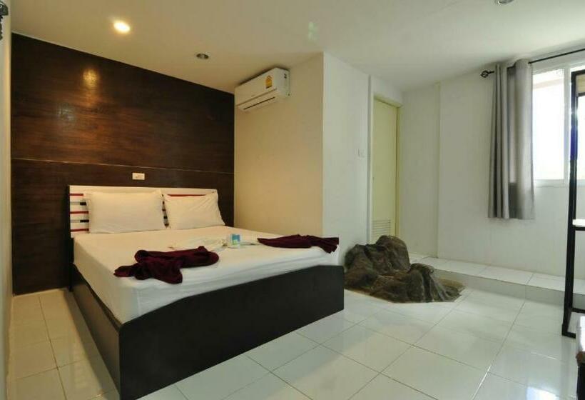 Отель Kitty Guesthouse