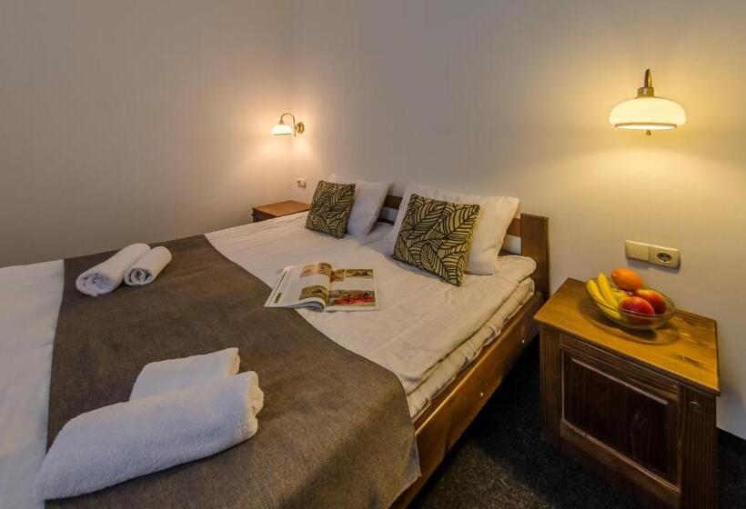 منتجع Zimasnow Ski & Spa Club