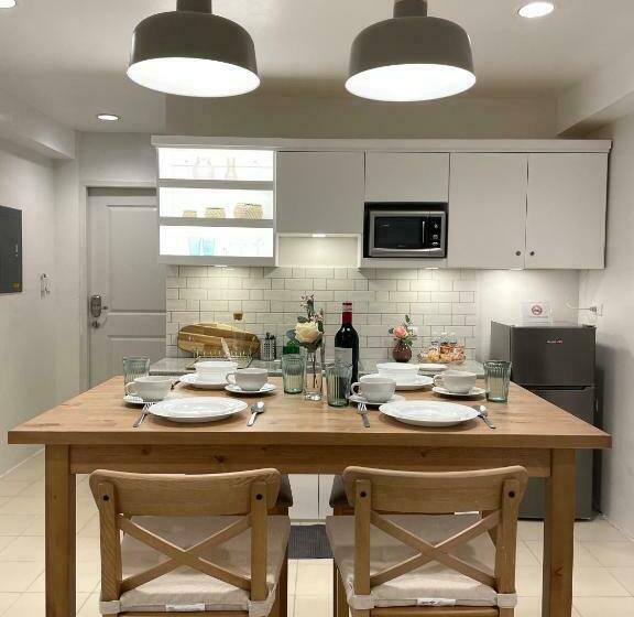 Crib 227: Modern Fresh Vibe Condo