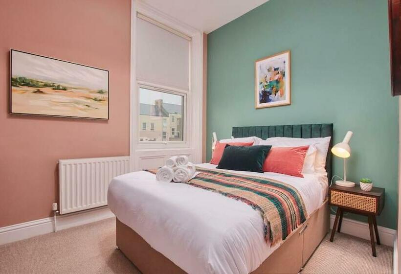Lovely Chique Newcastle Abode Sleeps 4 First Floor
