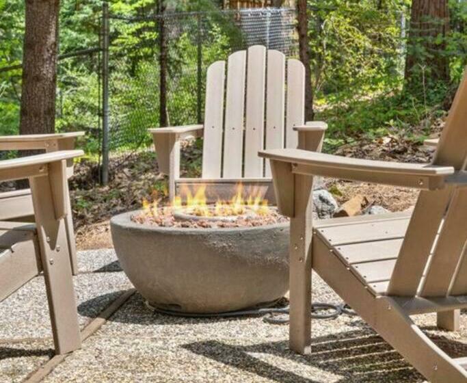 New Retreat W/sauna, Bbq, Game Rm, Deck Dining, Fire Pit Close To Lake