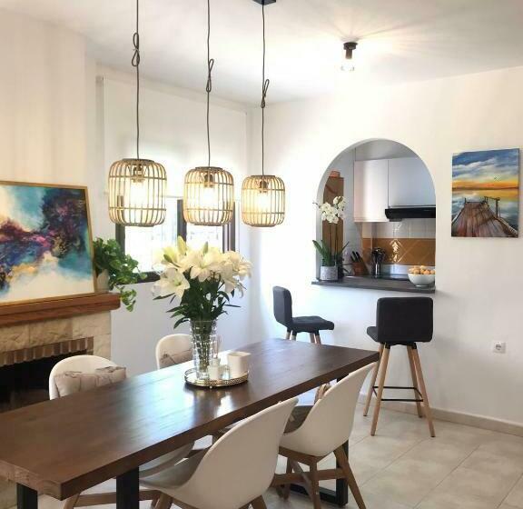 Nice House With Amazing Swimming Pool/ Just 5 Min From Beach