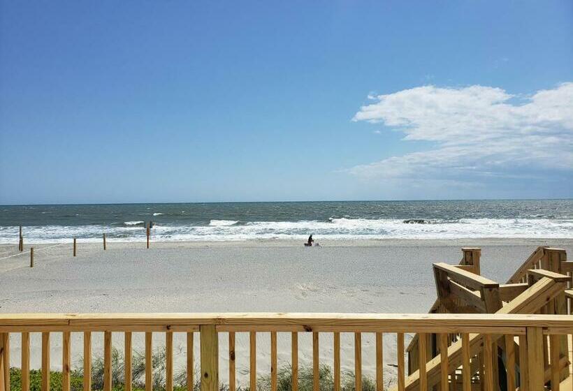 Ocean Front With Spectacular Views!