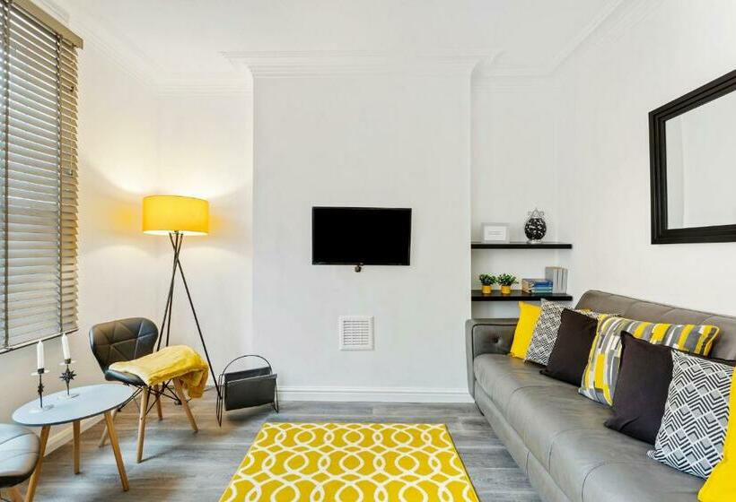 Spacious & Central Entire Home