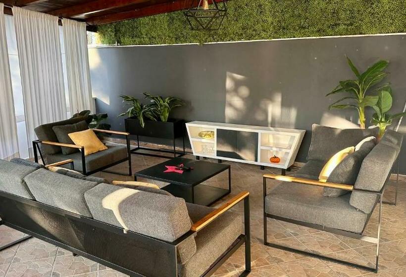 Vacation Vibes Modern Apartment In Golem Near Sea