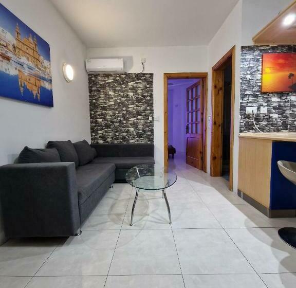 Central Properties Msida Modern Apartment