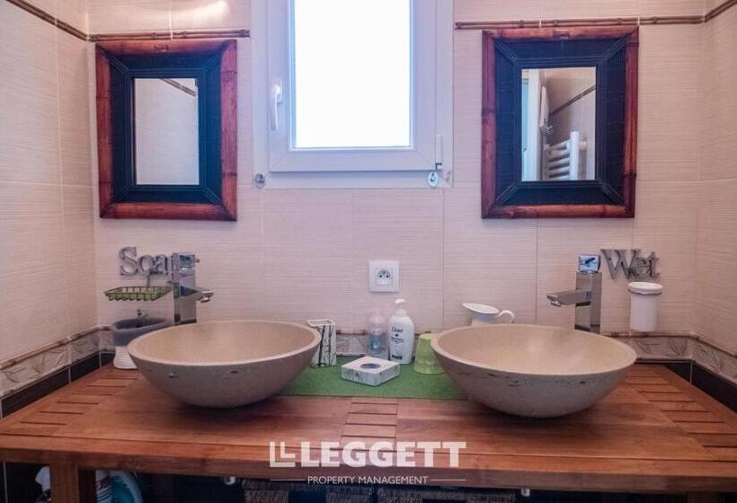 Beautiful Louisiana Villa Sleeps 6 With Pool