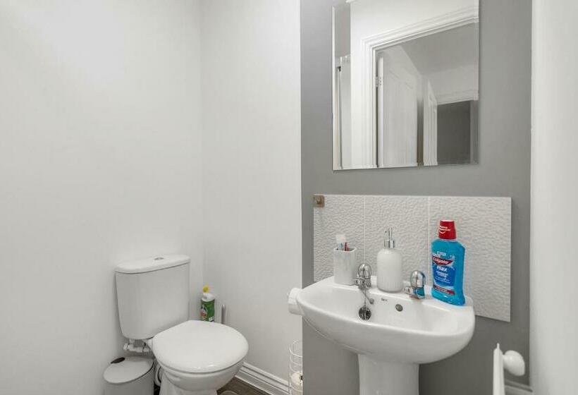 Torrens Rest   2 Parking, Free Wifi And Kitchen