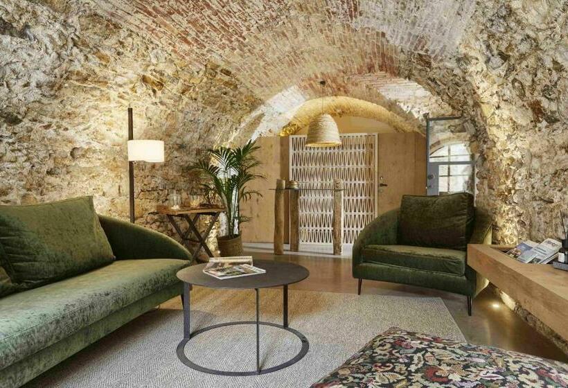 Turisme Rural Mas Ametller   Casa Gran