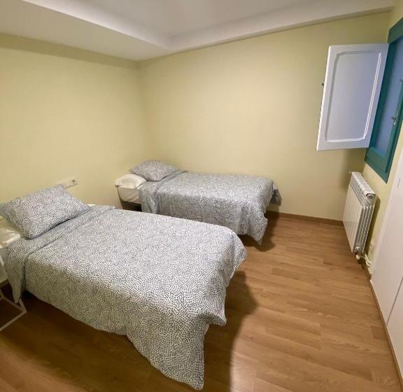 Cal Tòfones, 1er 1a. Apartament Turístic A Borredà, 08619barcelona