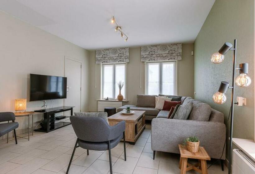 Fantastic Family Villa With Beautiful Garden