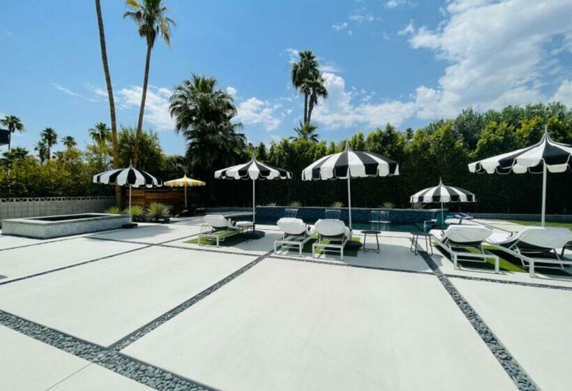 Palm Desert Resort Home