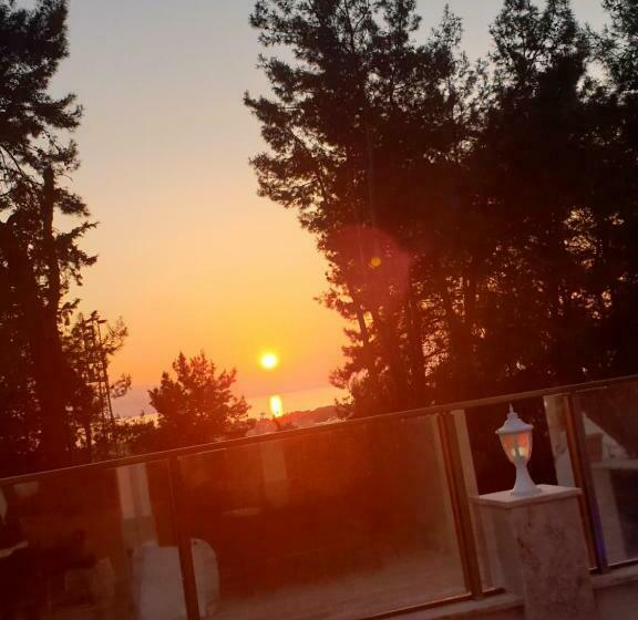 Schöne Unterkunft Im Grünen Mit Privater Pool Und Meeresblick