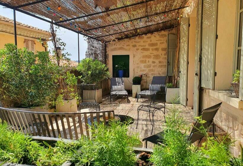 Suite D Hôtes De Prestige Avec Terrasses Pour Deux Personnes, à Ansouis Au Cœur Du Luberon