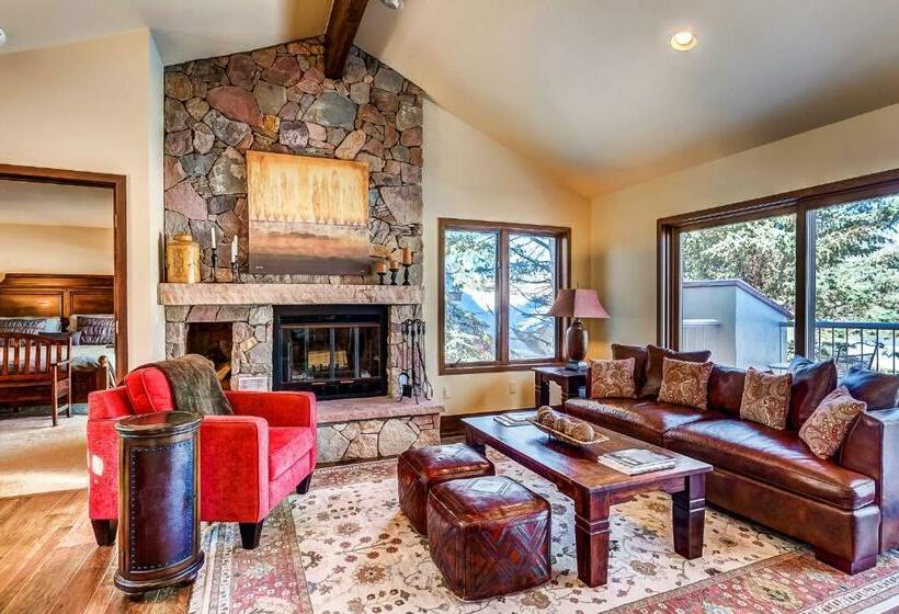 203 Arrowhead Drive