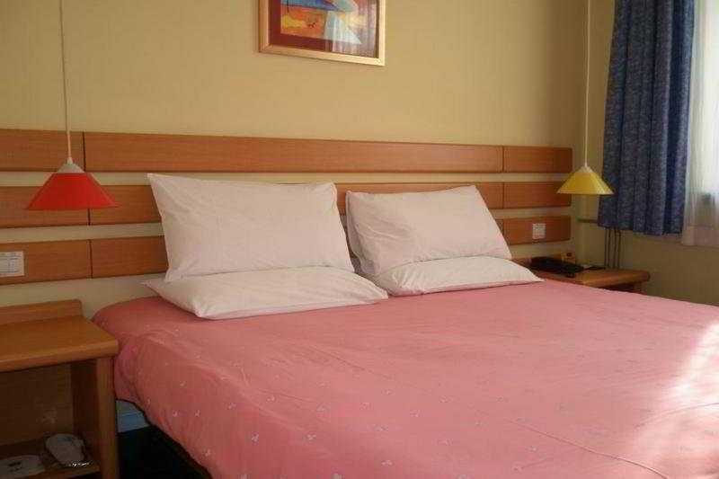 Отель Home Inn Qing Yang Road